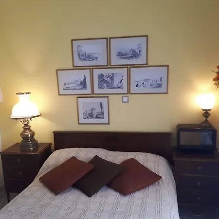 Floor Seaside Apartman Lutráki