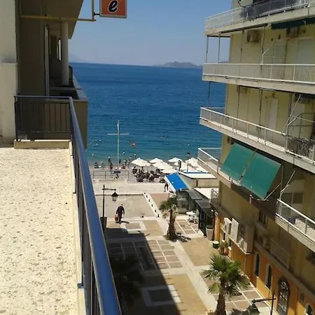 Floor Seaside Apartman *