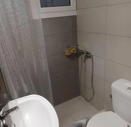 Floor Seaside Λουτράκι